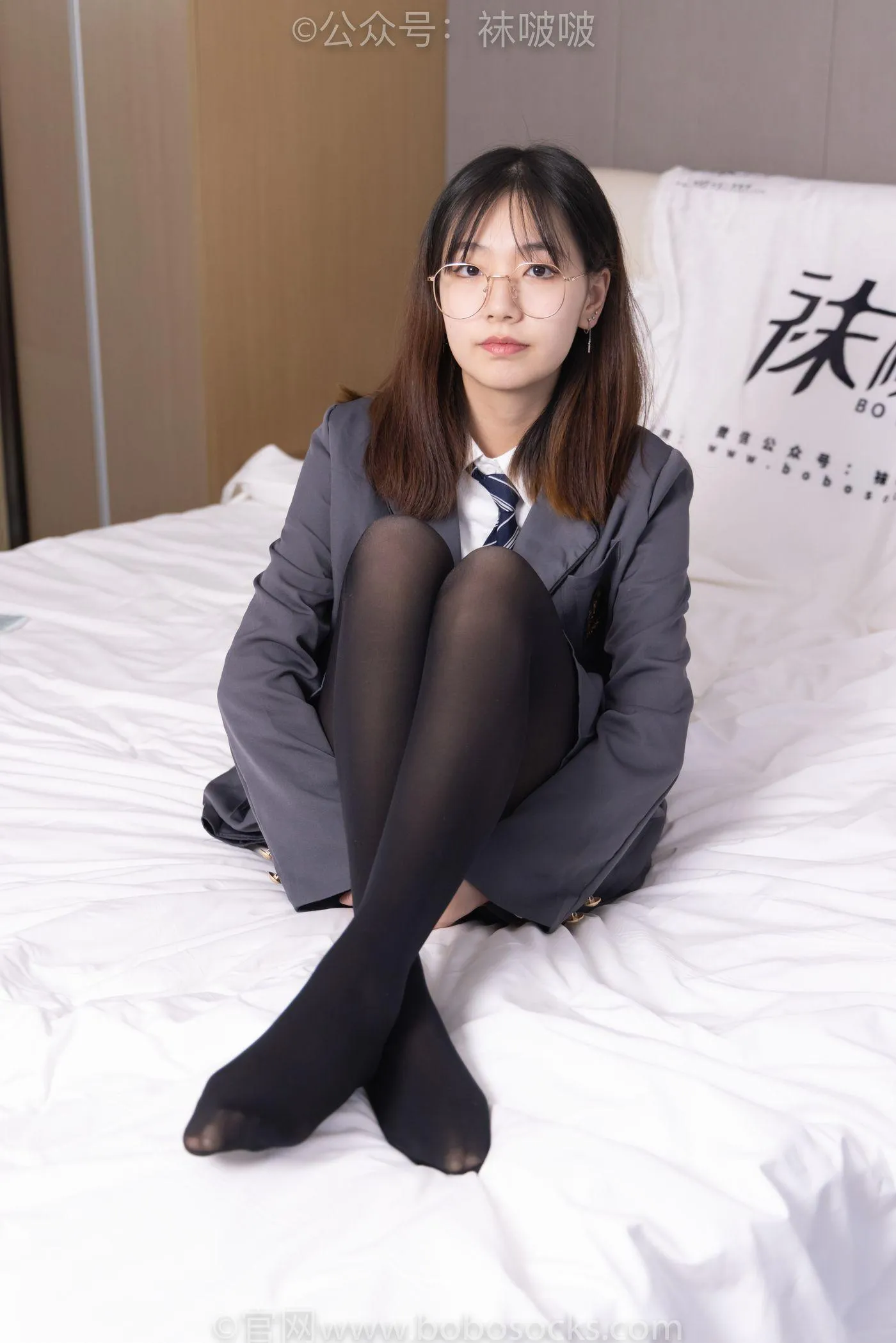 [BoBoSocks袜啵啵]NO.060 小甜豆-JK制服、皮鞋、厚黑丝 [131P]插图3